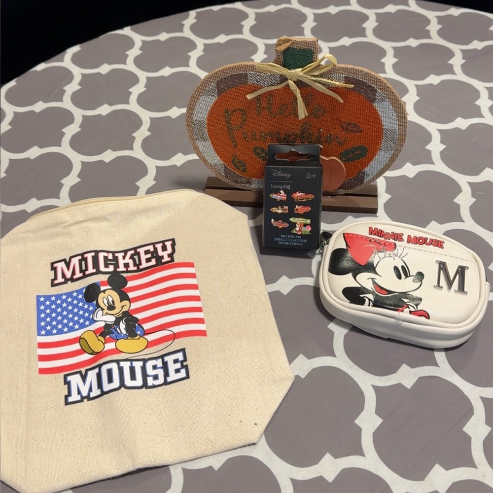Disney Loungefly Mystery Pin & Primark Bag Bundle - Picture 2 of 10